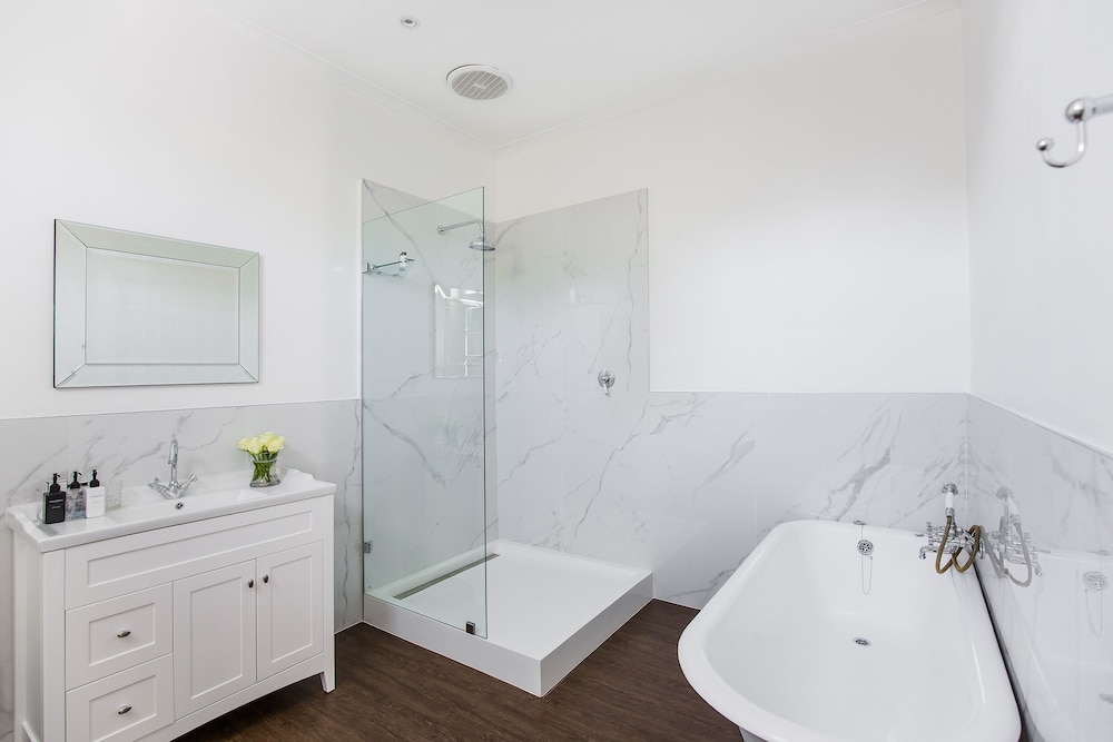 River Manor Boutique Hotel 10/58