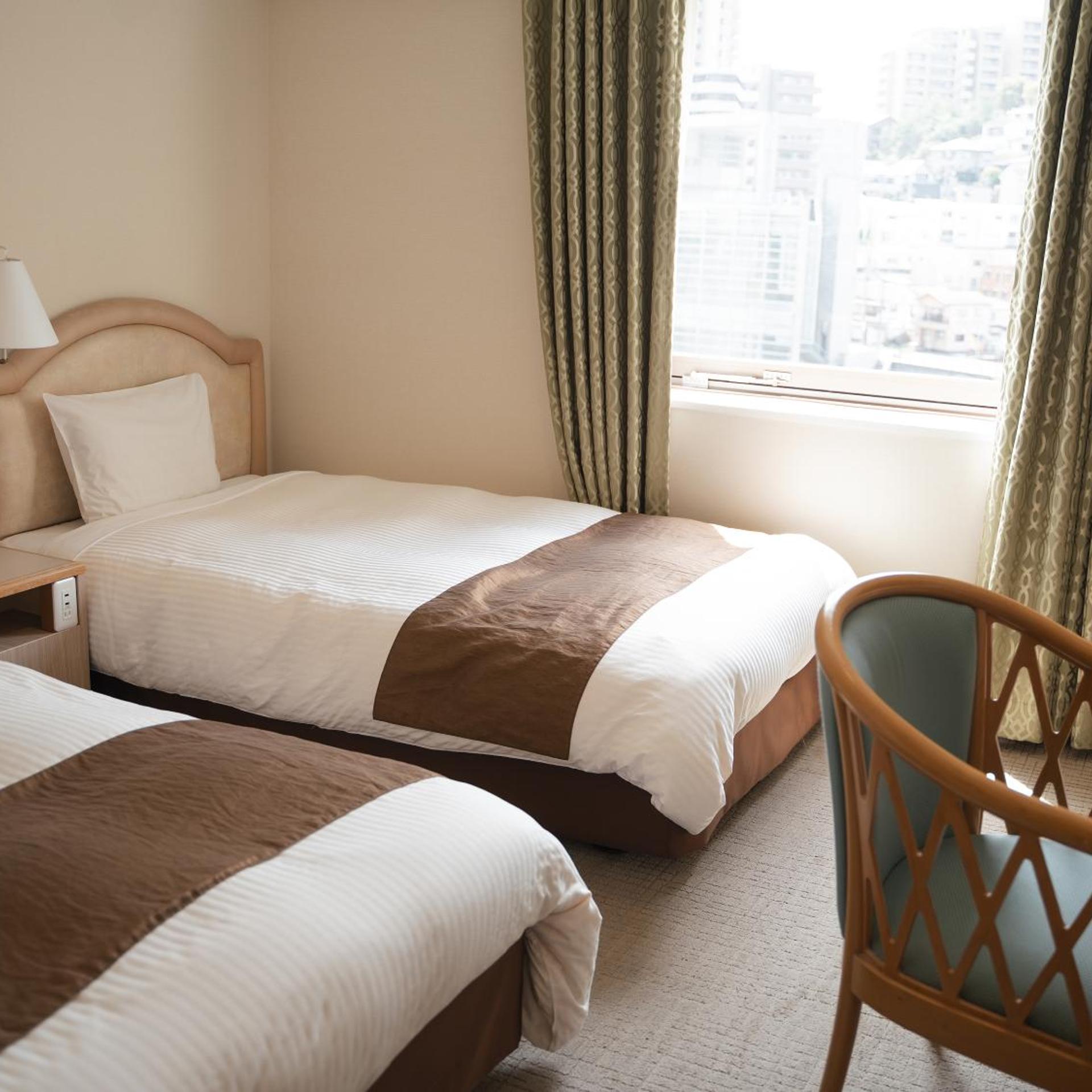 غرفة قياسية بسريرين منفصلين، Takarazuka Washington Hotel 3/5