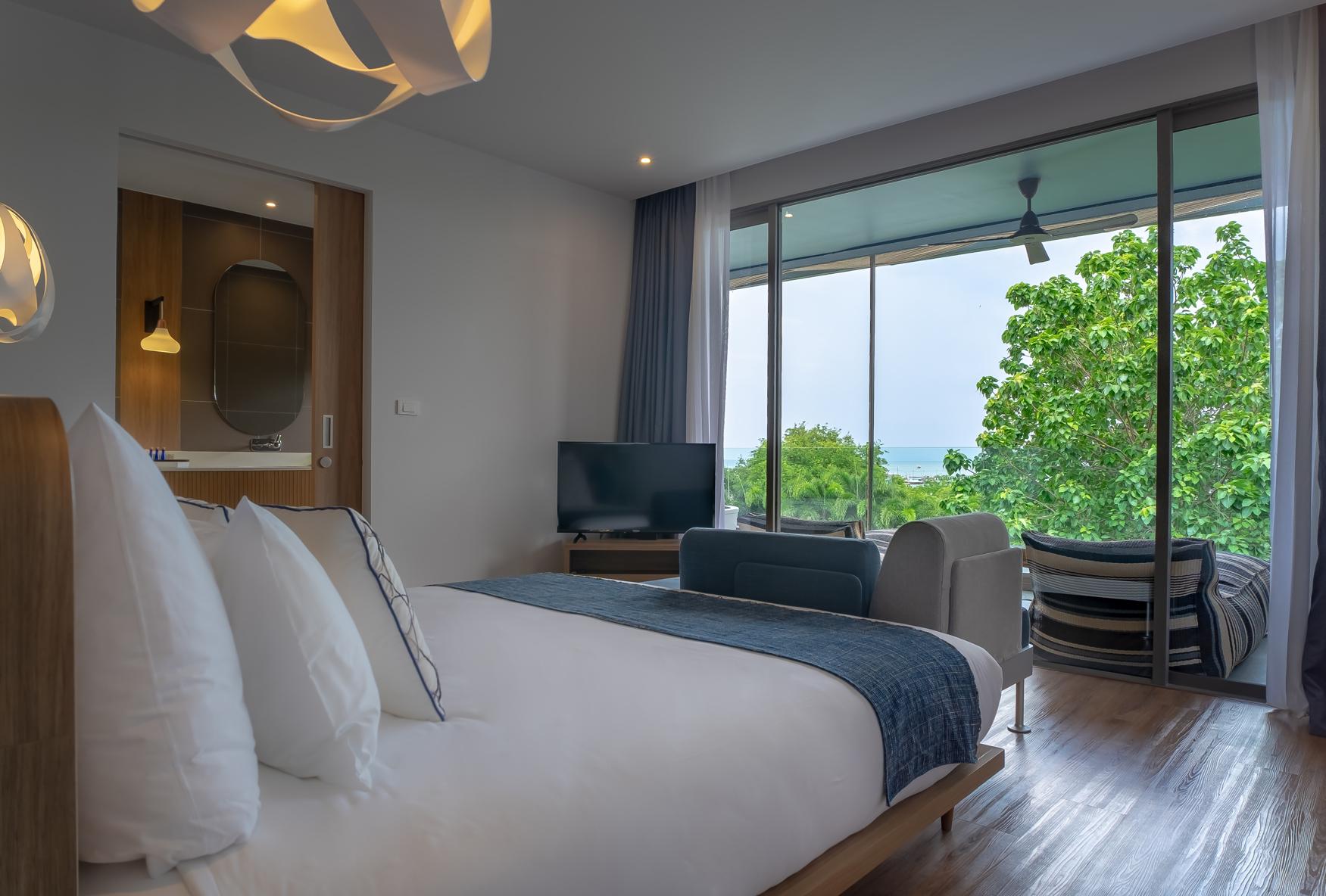 Super, Deluxe, King Bed, Garden View, Bathtub, Top Floor