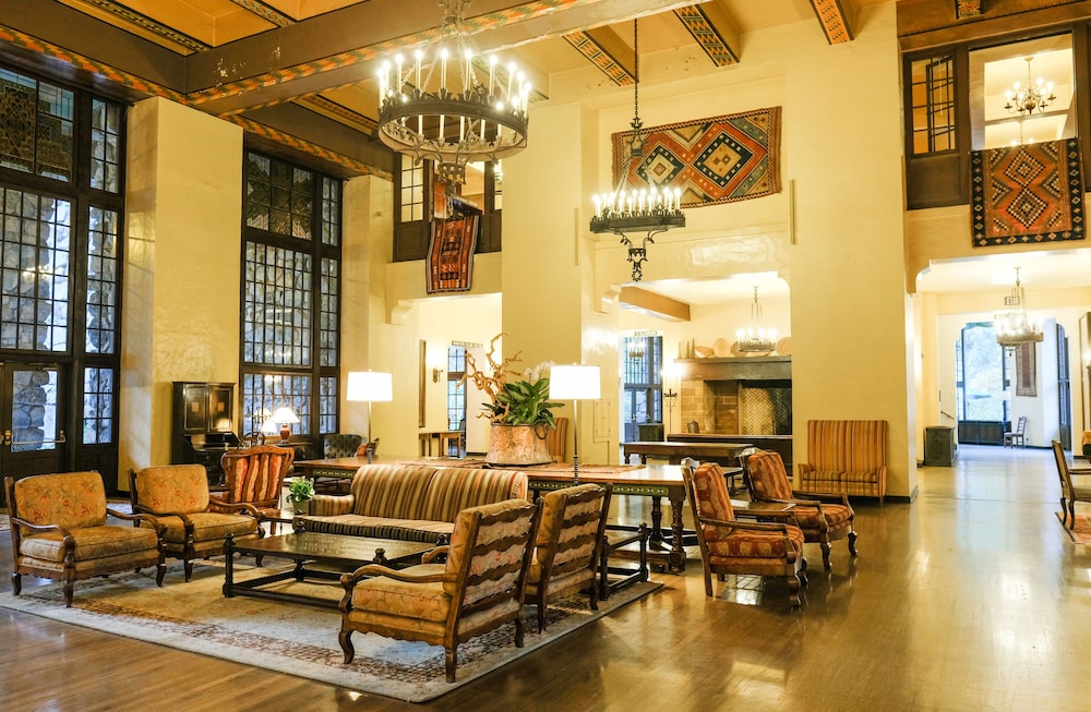 The Ahwahnee 29/50