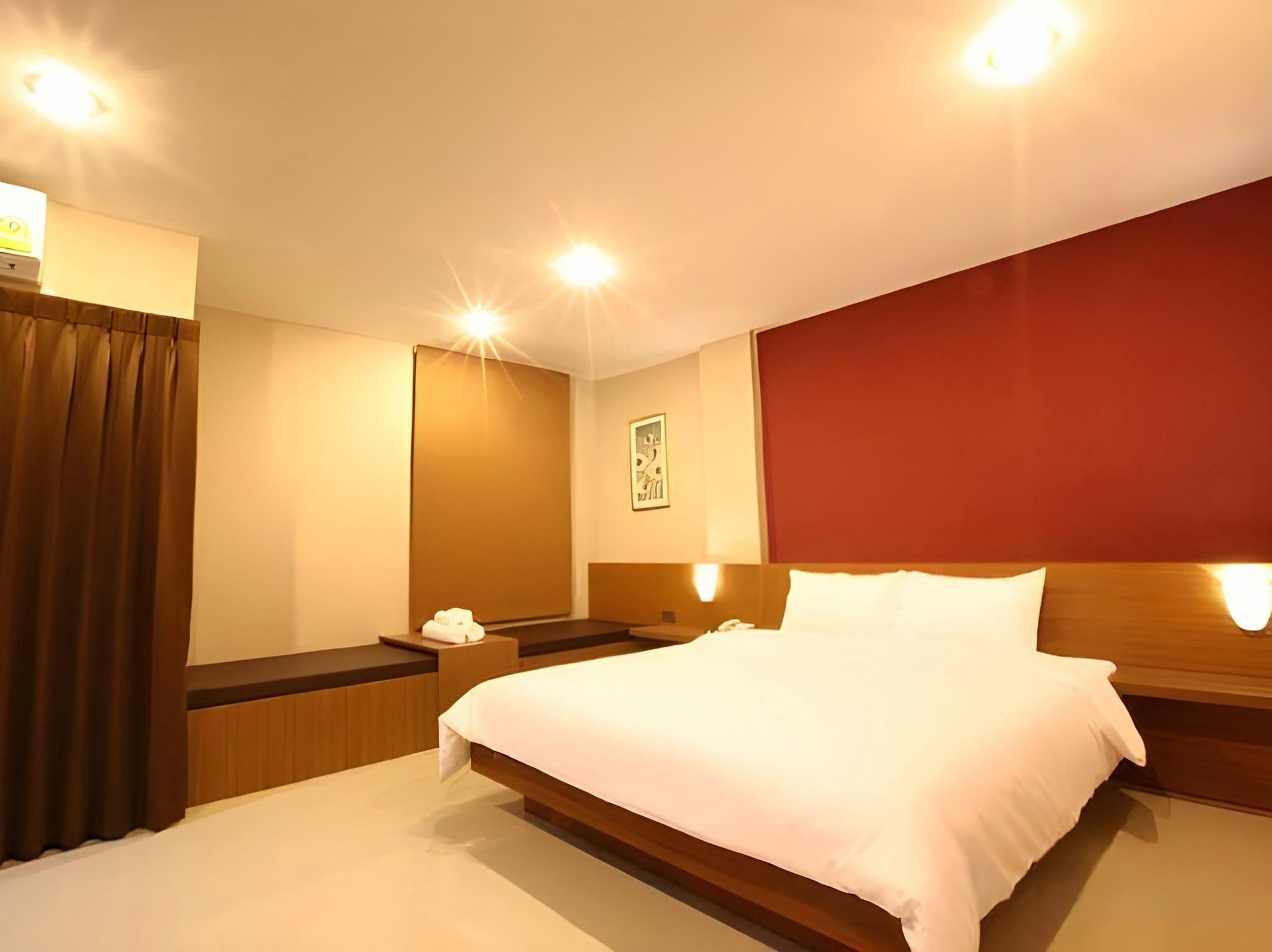 The Plubpla Serviced Apartment 12/42