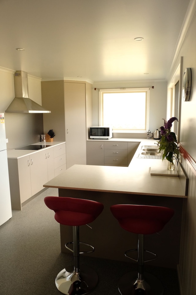 THE CRAYS ACCOMMODATION 13/46