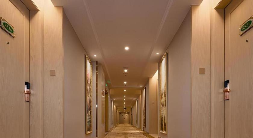 Venus International Hotel 54/58