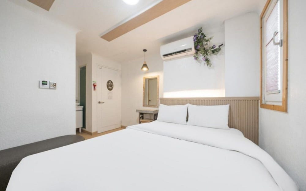Mini, Double Bed