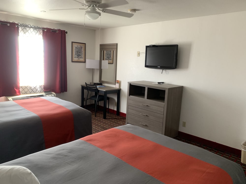 Guest House Inn Medical District near Texas Tech Univ 20/44