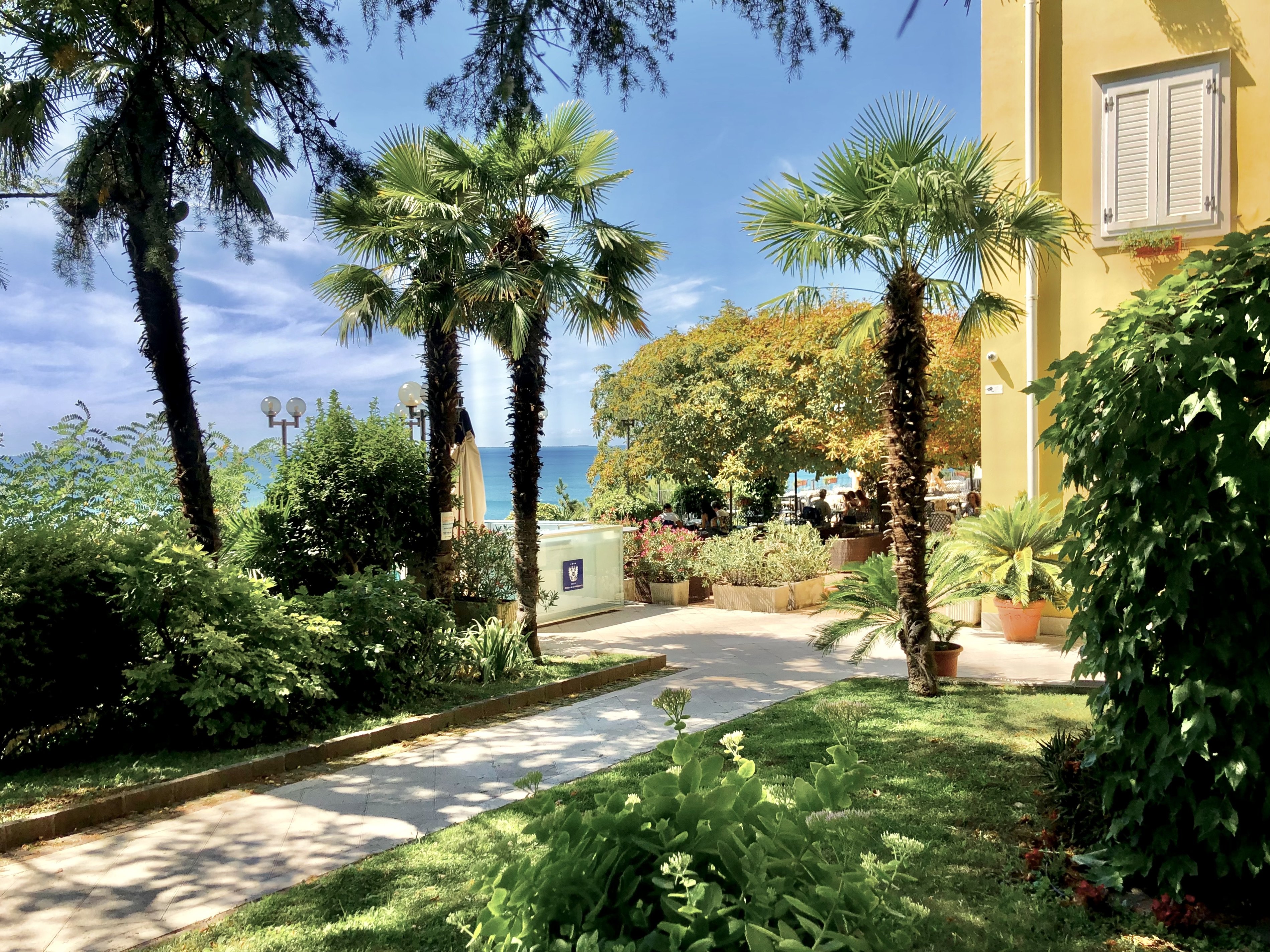 Hotel Riviera & Maximilians 56/61