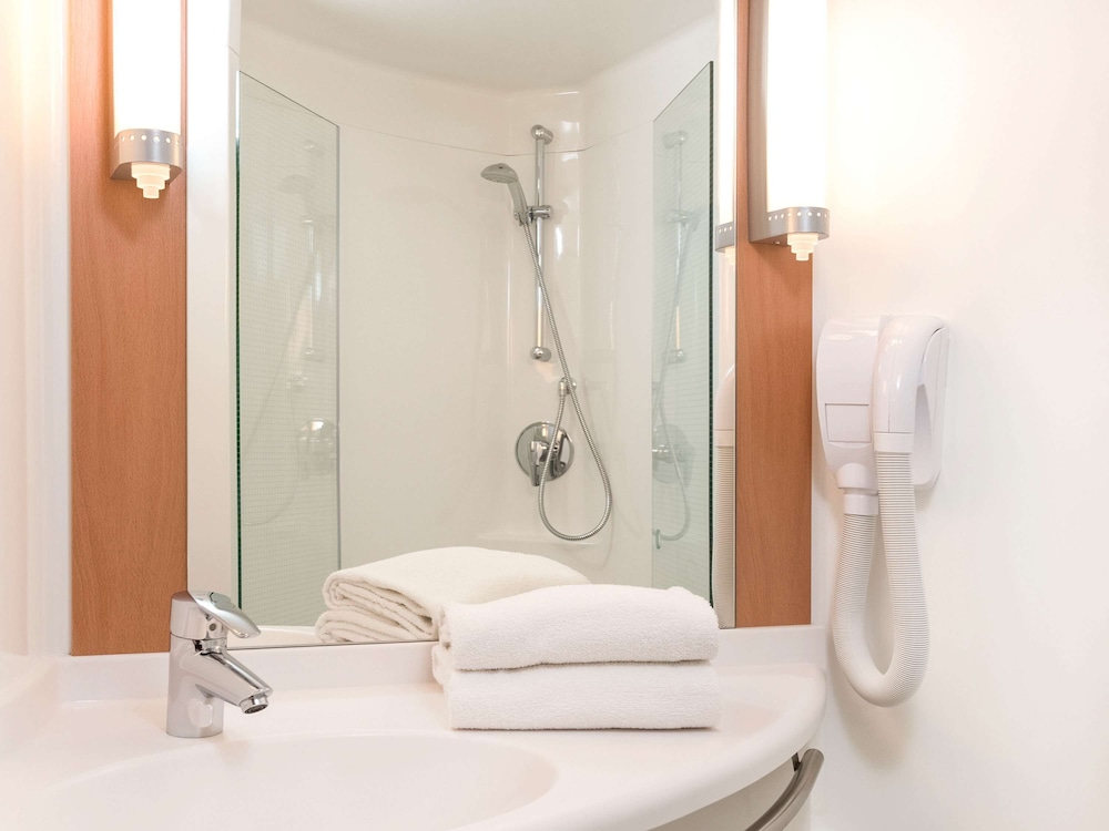 Ibis Vitre Centre 16/63