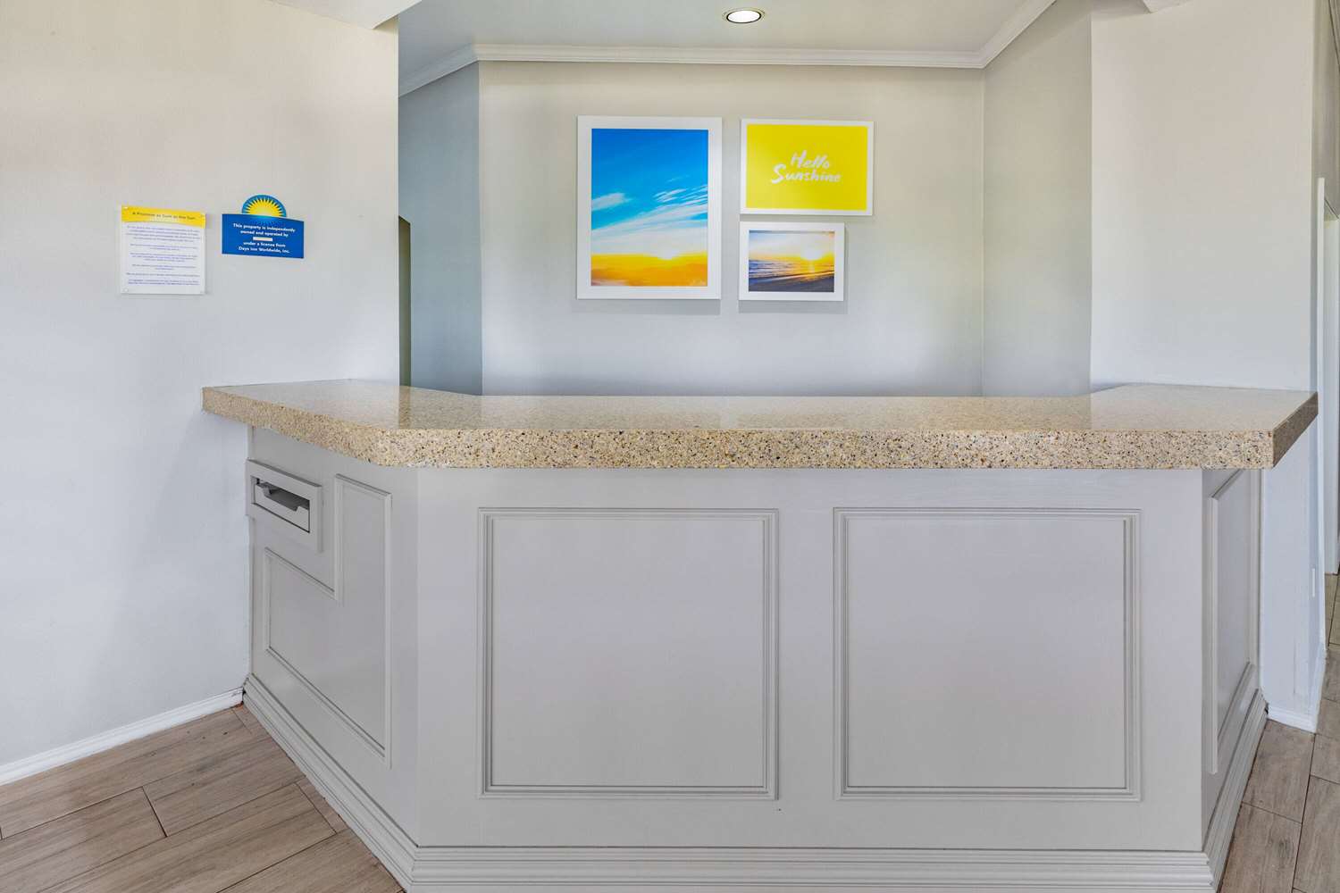 Days Inn & Suites by Wyndham Huntsville 4/14