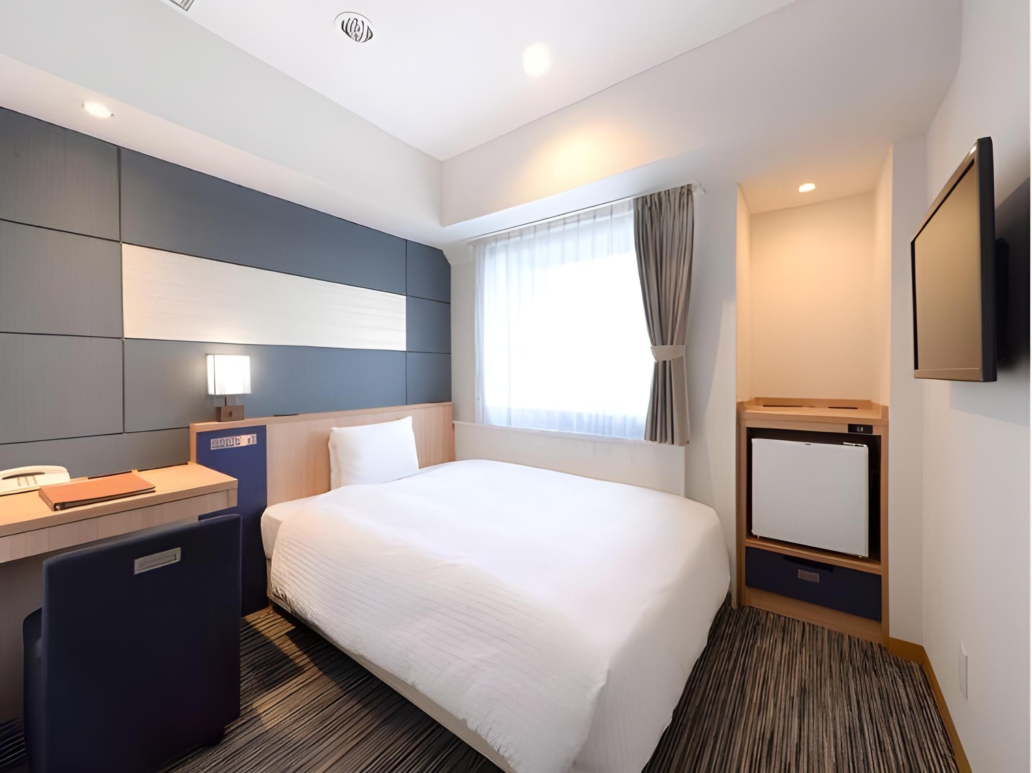 ROOM, SINGLE, HIGH FLOOR