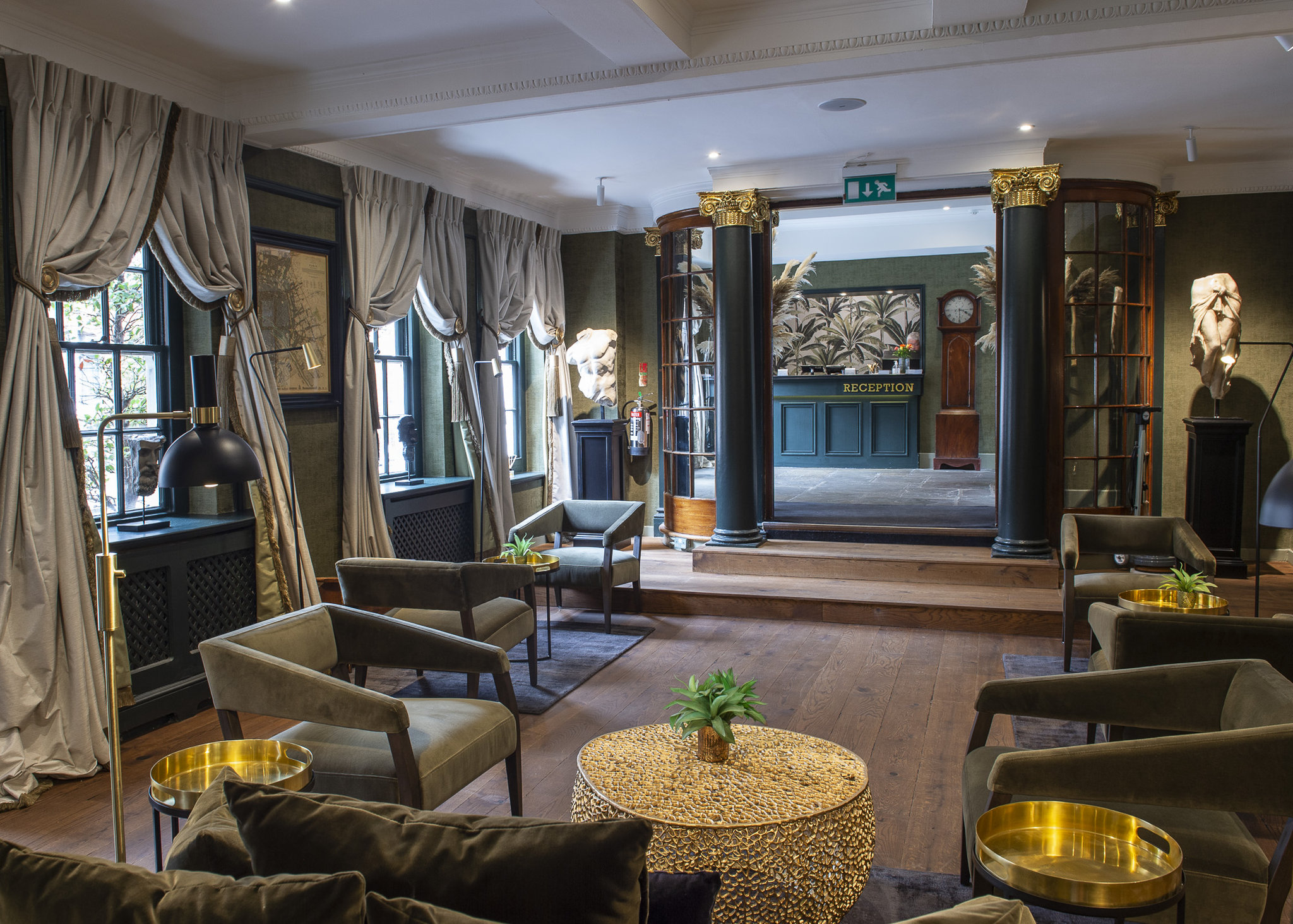Bush Hotel Farnham 31/50