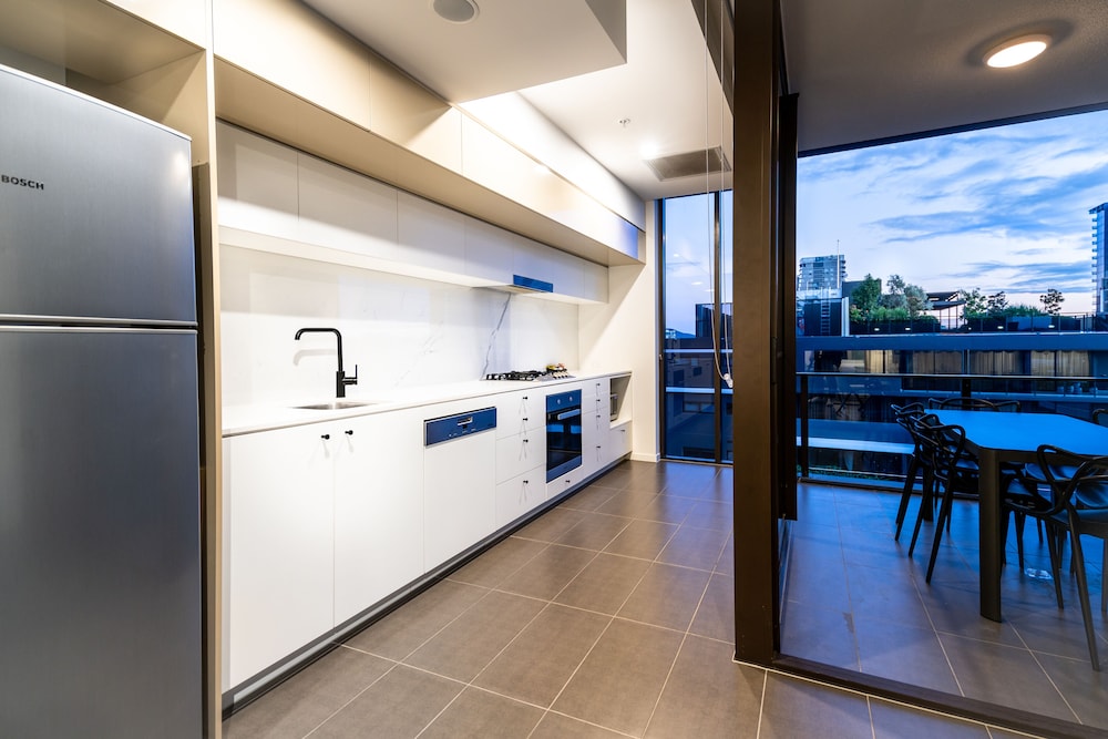 Opera Apartments South Brisbane 7/70