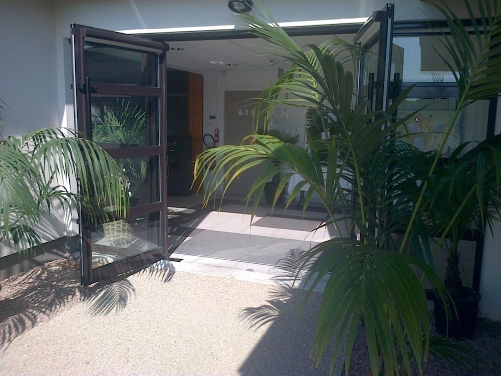 MONT VERNON HOTEL 3/45