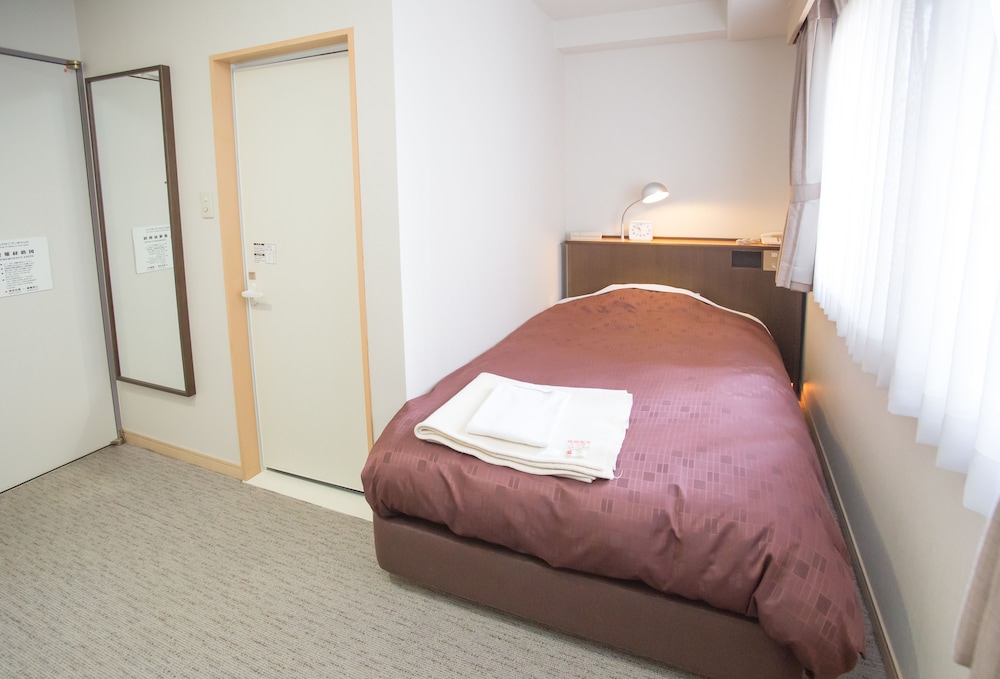 Toyota Prestige Hotel 3/17