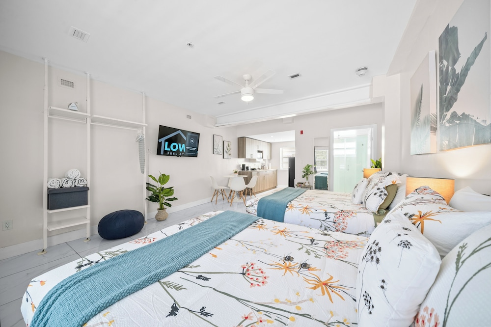 Samantha Apartments by Lowkl 13/46