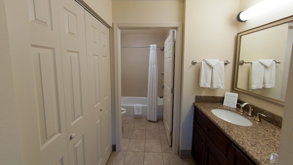 Staybridge Suites East Stroudsburg Poconos 26/69