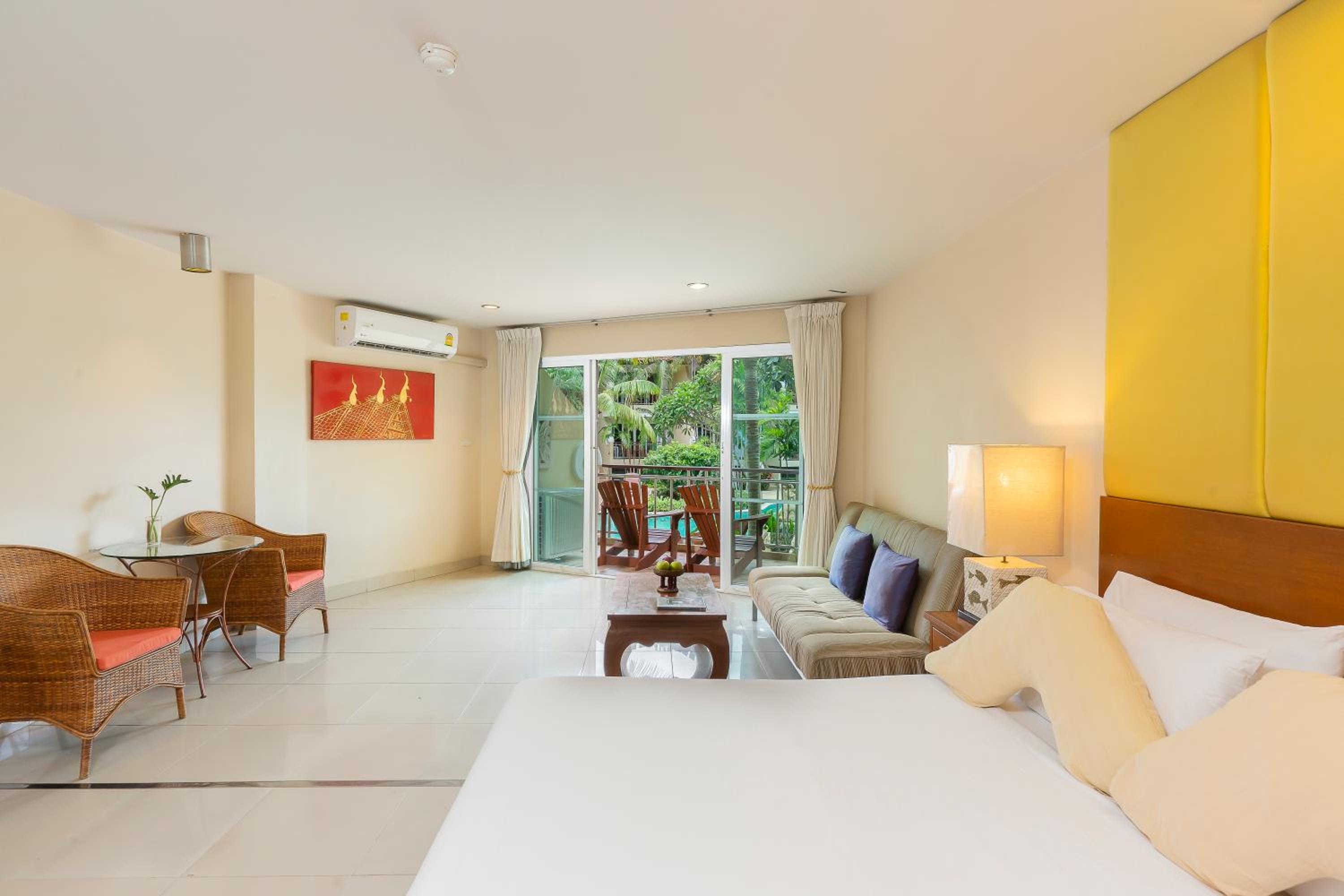 Deluxe, Double Bed, Pet Friendly, Pool Access