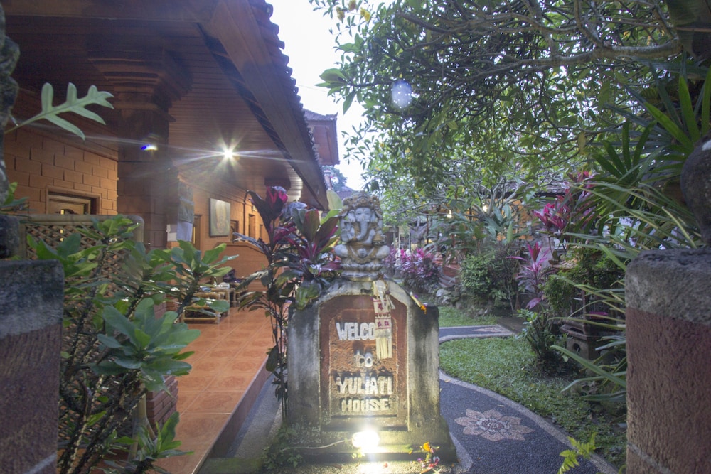 Yuliati House 40/50