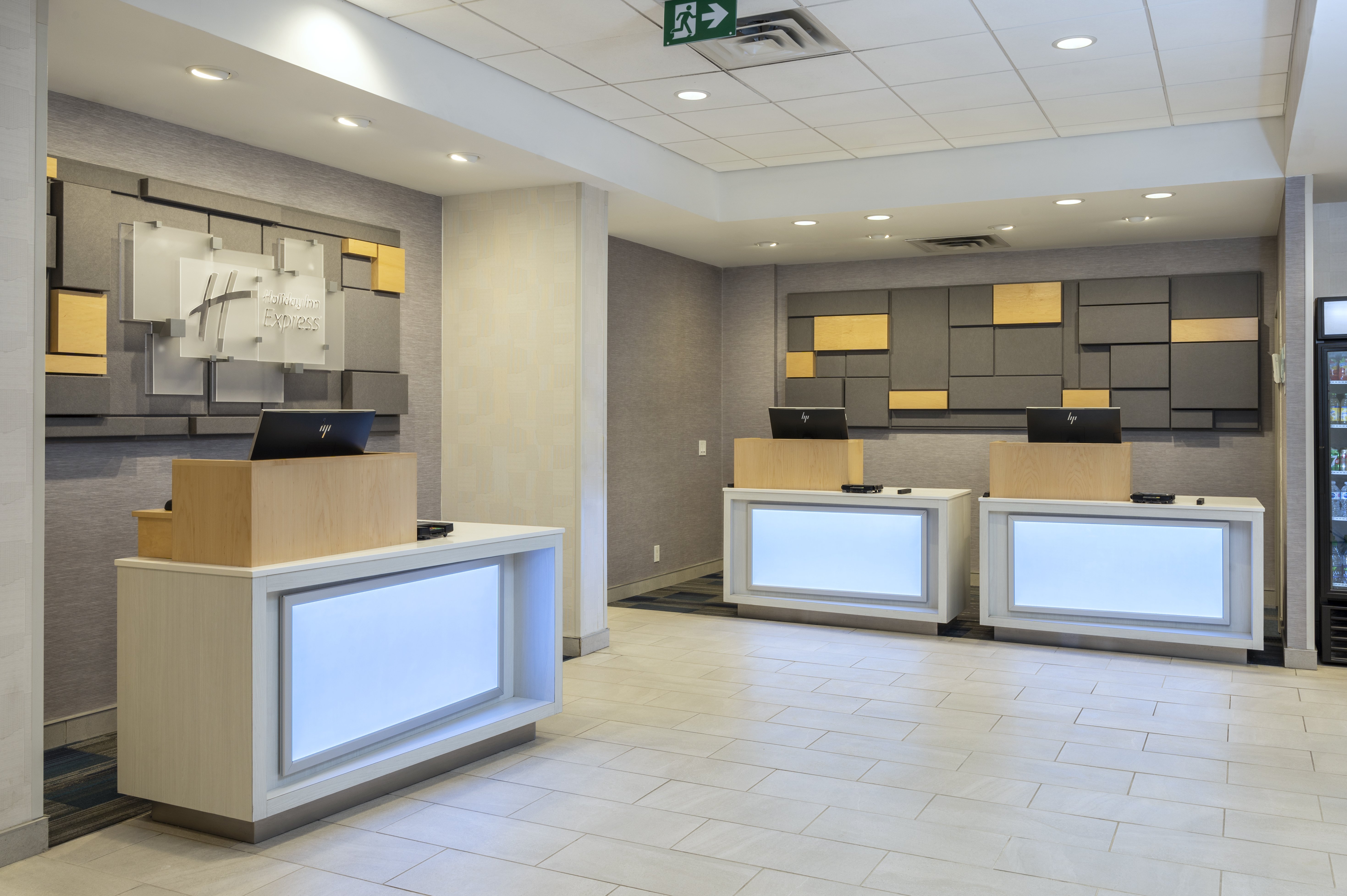 Holiday Inn Express Toronto Downtown 6/76