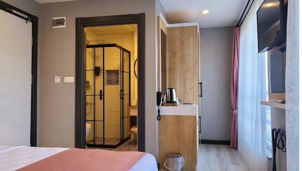 Lopera Deluxe Hotel 18/41