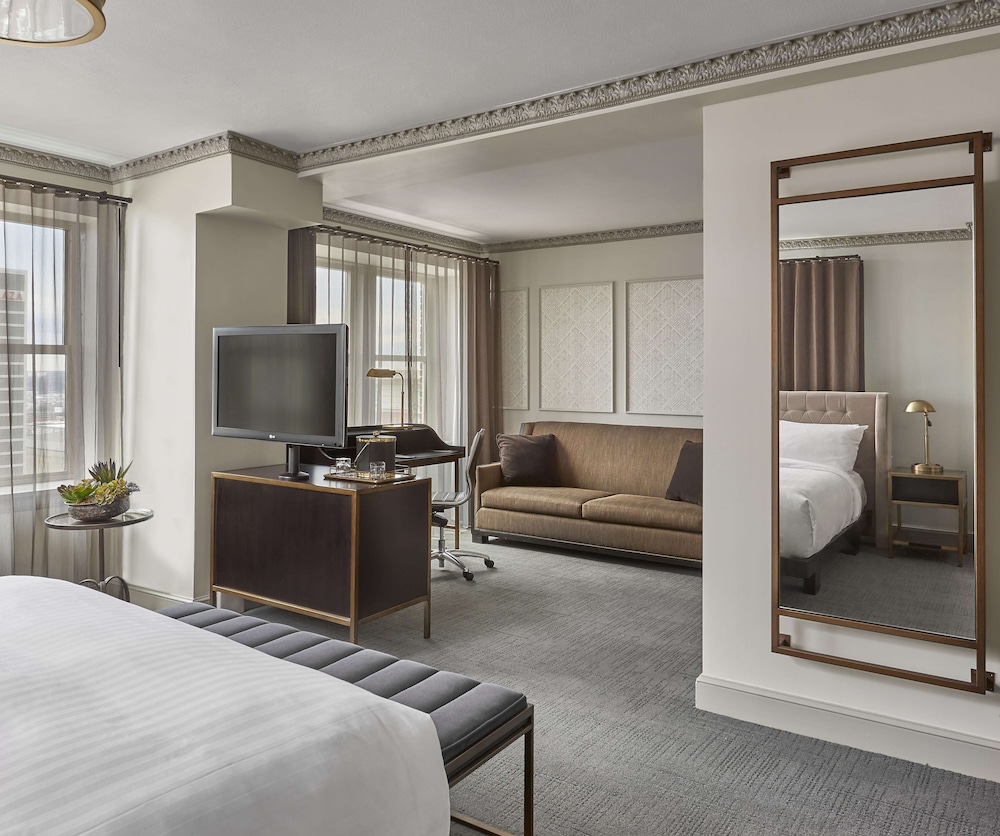 Hotel Phillips Kansas City Curio Collection by Hilton 26/50