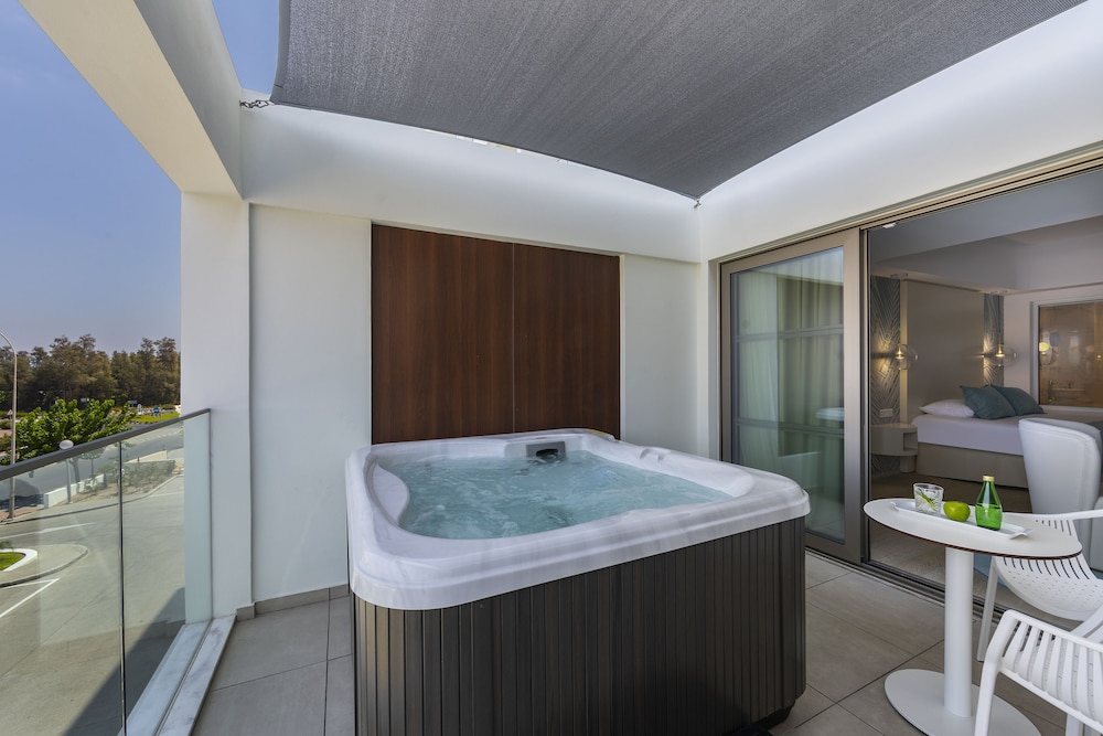 Ivi Mare - Designed for Adults by Louis Hotels 49/77