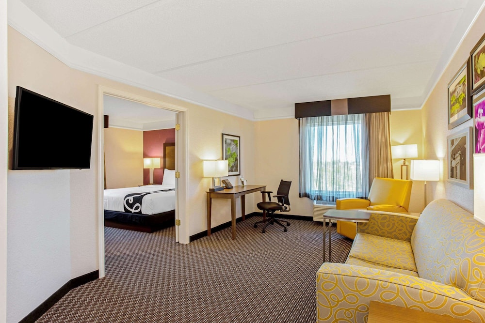 La Quinta Inn Suites Panama City 31/45