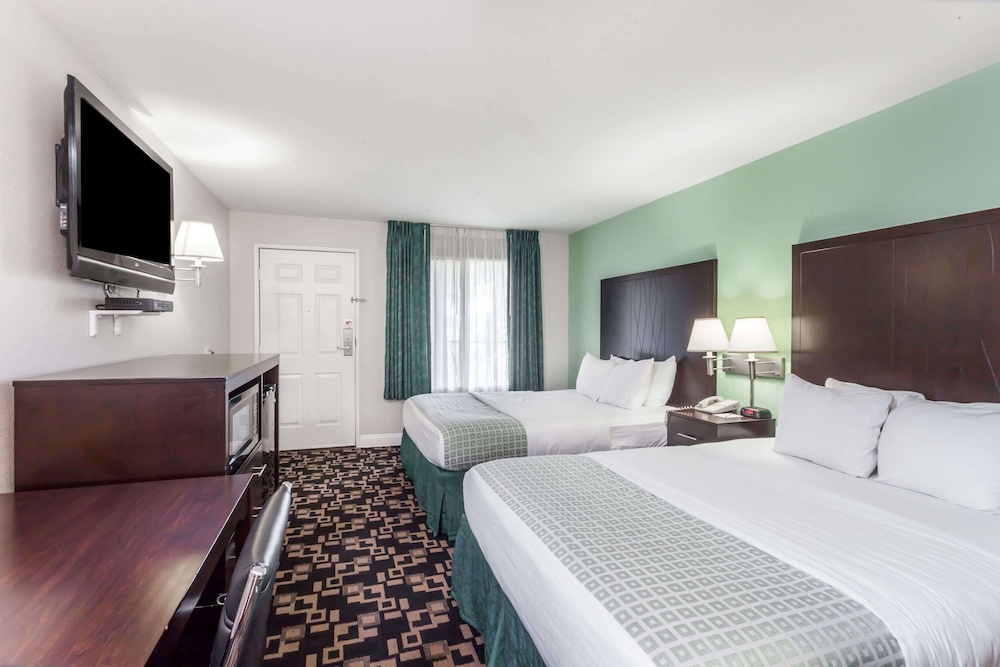 Ramada By Wyndham Oceanside 8/30
