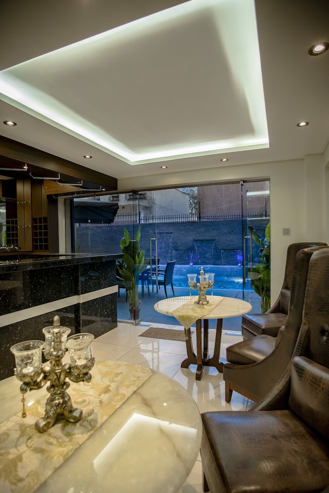 The Landmark Suites 20/34
