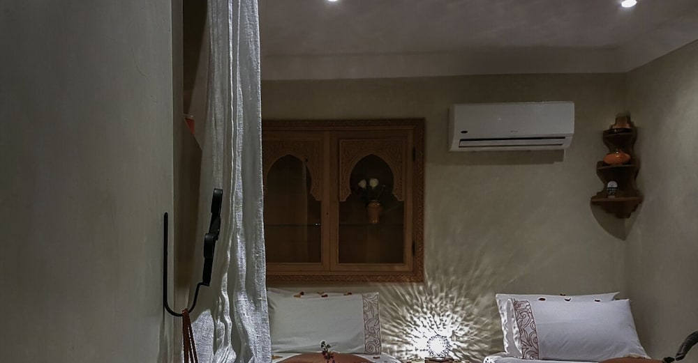 Riad Gallery 49 3/50
