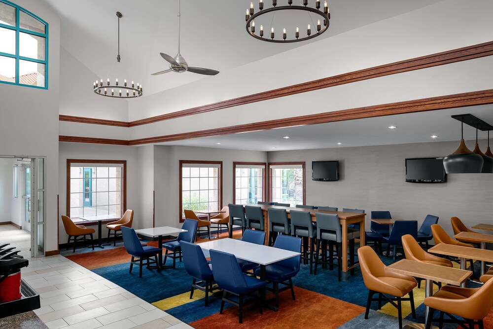 Hyatt House Scottsdale Old Town 31/56