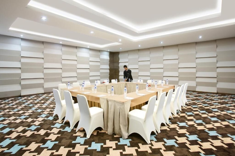 Hotel Santika Kelapa Gading 36/36