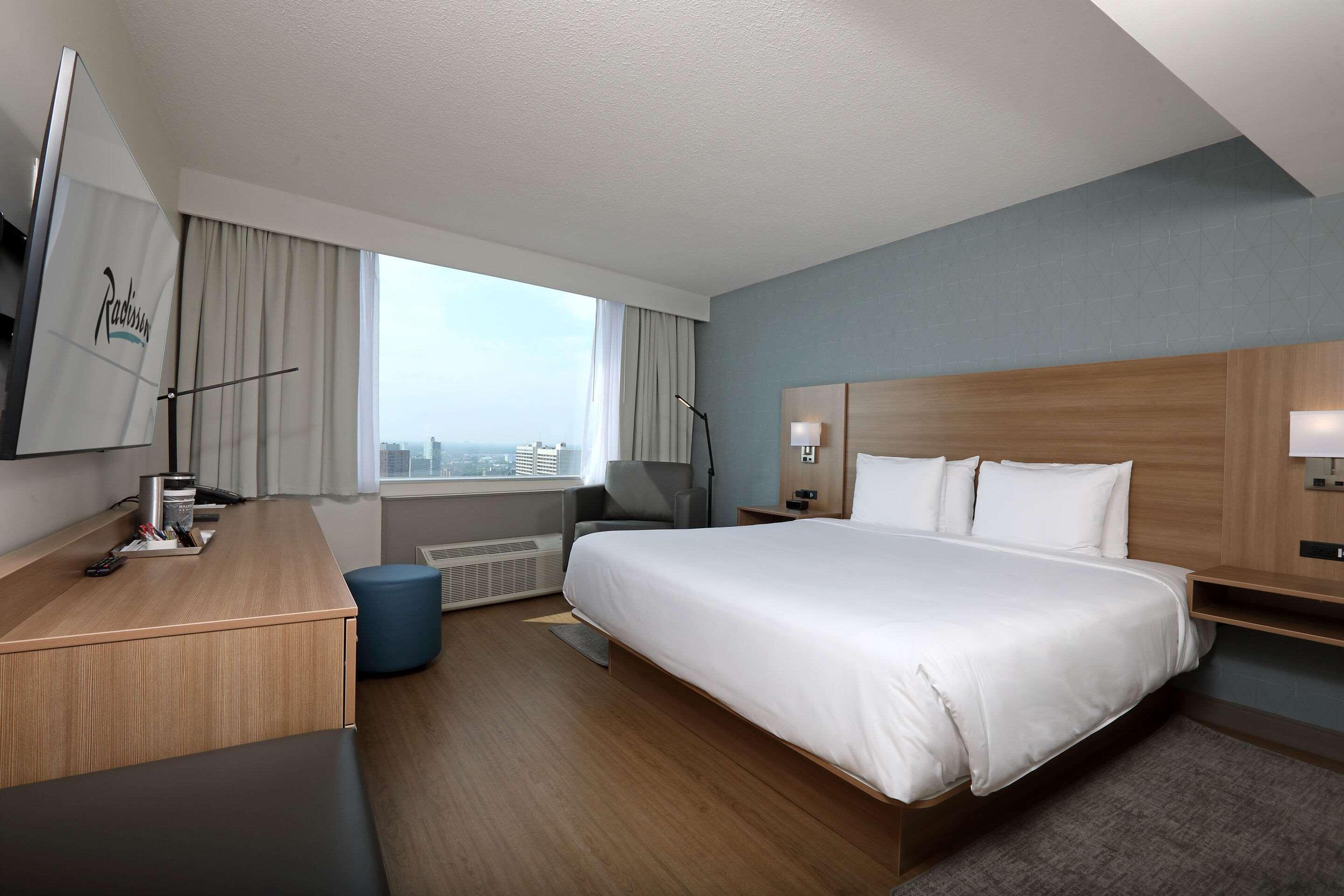 ROOM, SINGLE BED