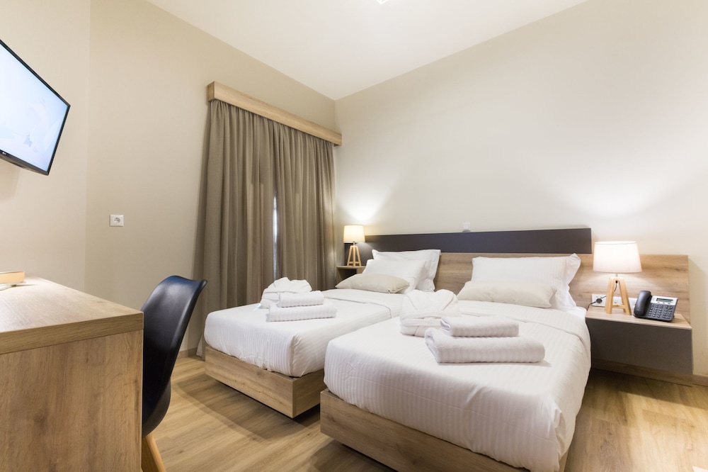 Hotel @ Syngrou Fix 10/50