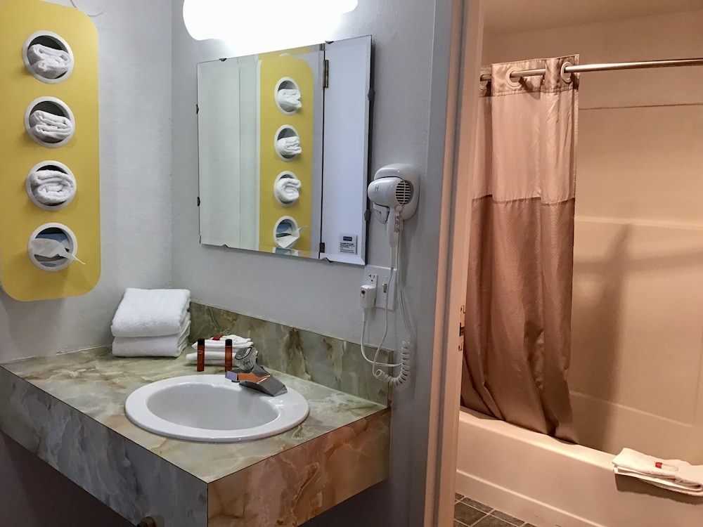 Travelodge Inn & Suites by Wyndham Missoula University Park 27/28
