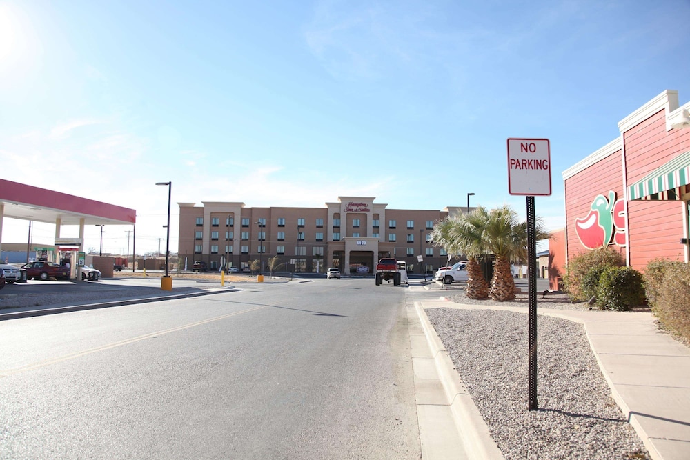 HAMPTON INN AND SUITES CARLSBAD NM