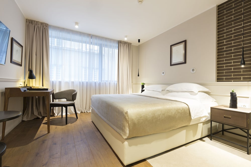 STANDARD, DOUBLE BED