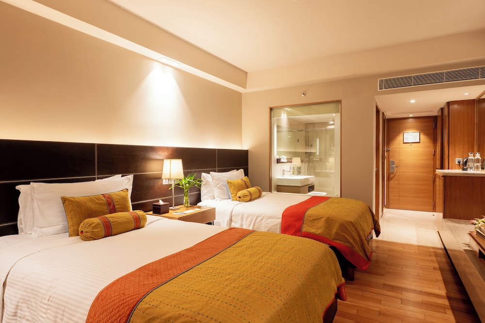 The Lalit New Delhi 18/63
