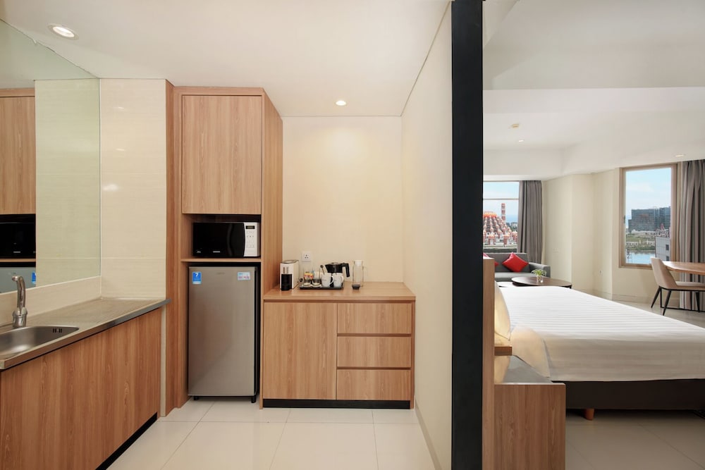 Aston Inn Pantai Losari Makassar 38/55