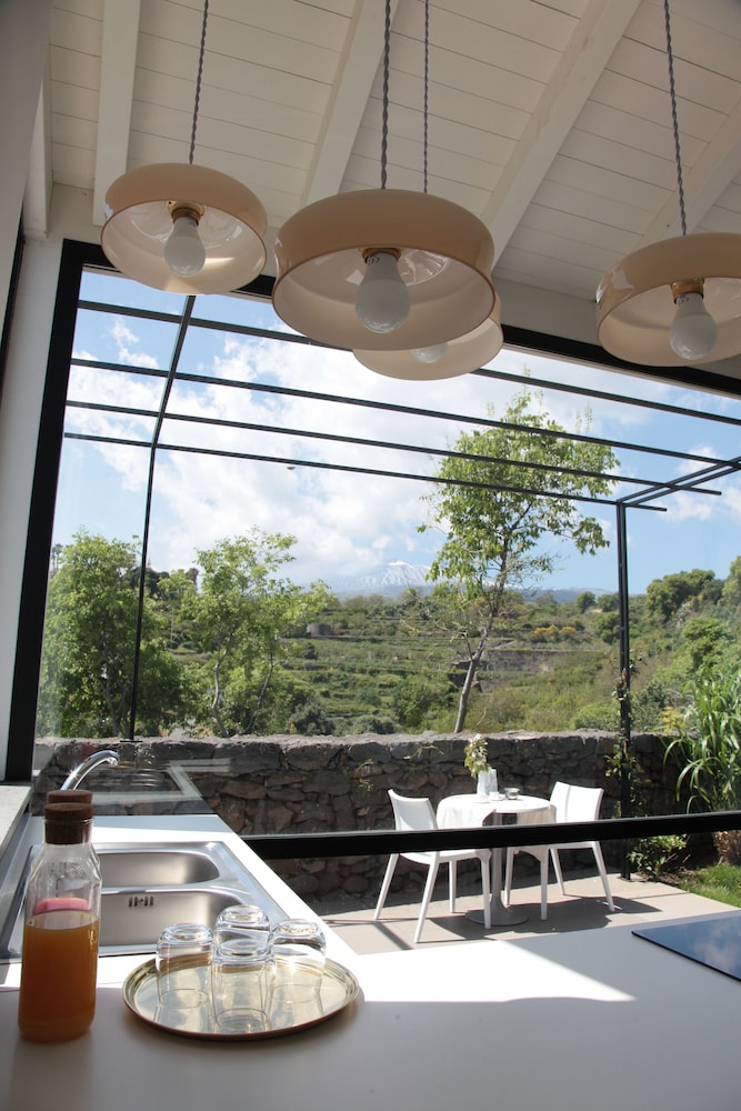 Tale Restaurant & Suite 47/75