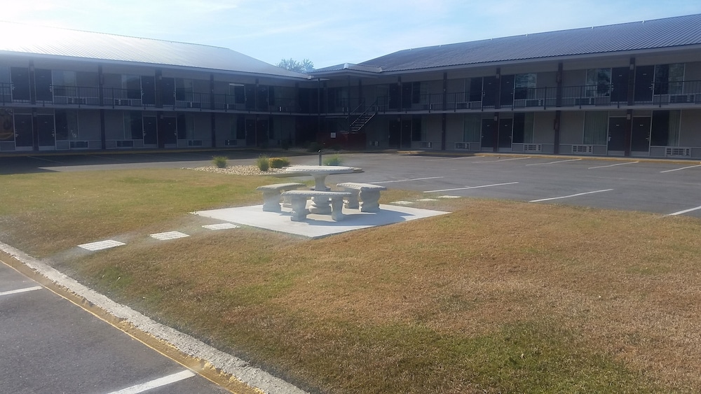 Econo Lodge Vidalia, GA 45/50