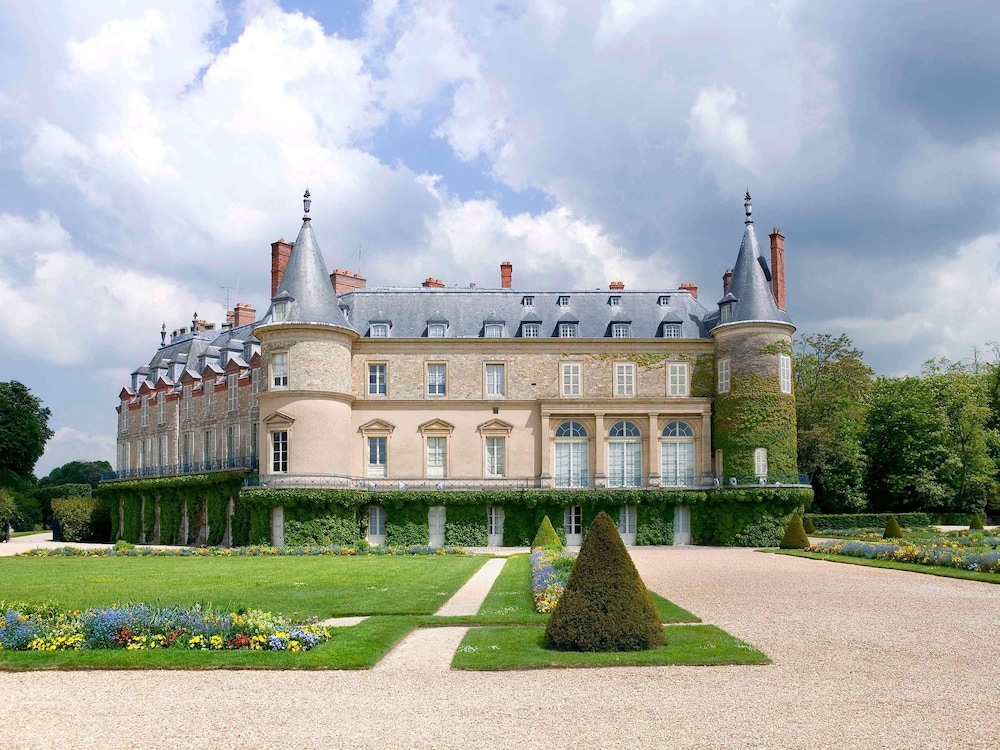 Mercure Rambouillet Relays du Chateau 77/79