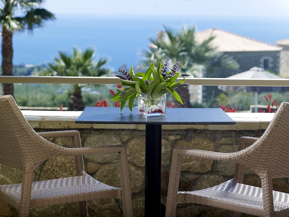 Anaxo Resort 60/69