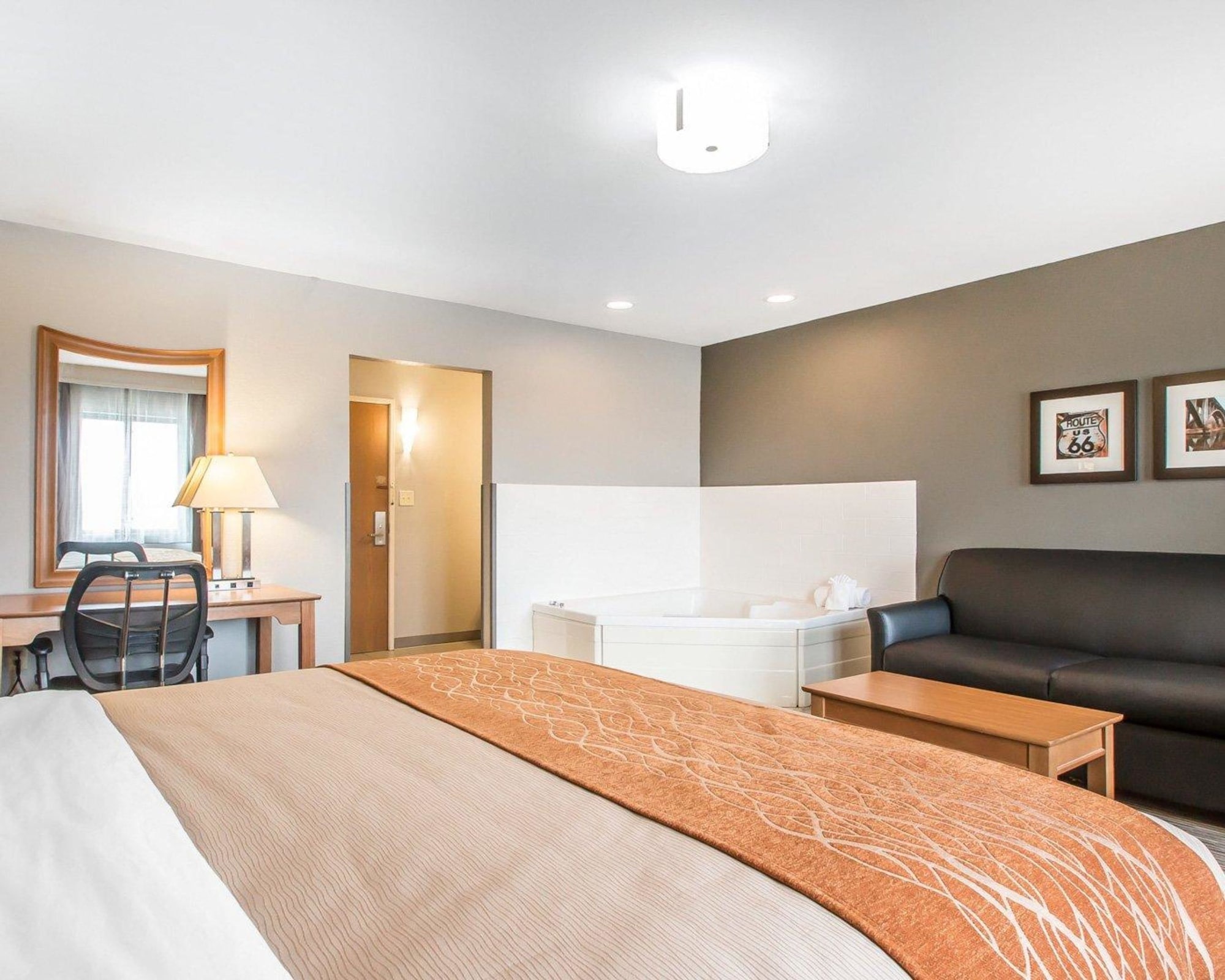 ROOM, KING BED, ACCESSIBLE