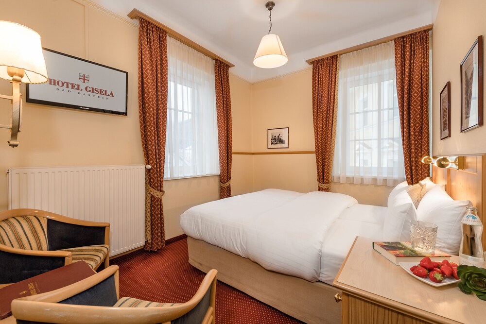 Hotel Gisela 10/34