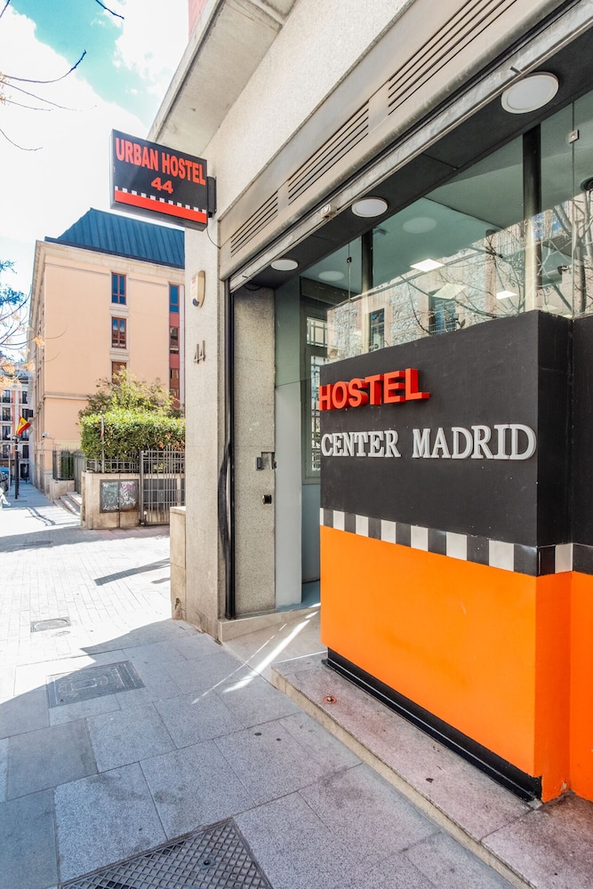 Open Hostel 8/36
