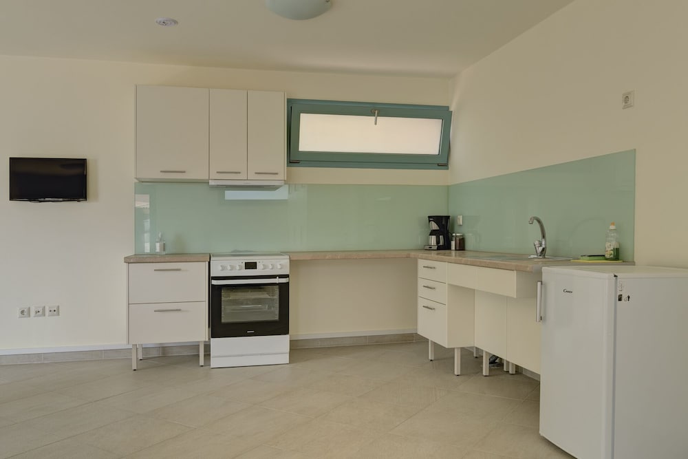 Ouzo Villas 11/50