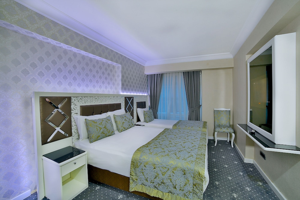 Hotel Monaco 3/32