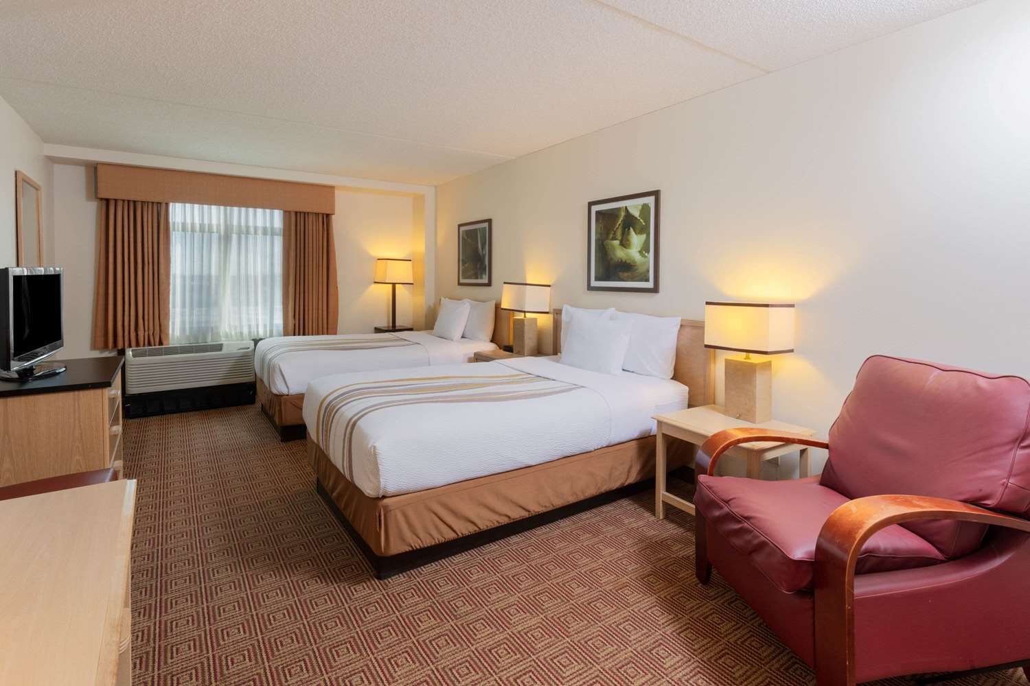 La Quinta Inn & Suites by Wyndham Garden City 13/42