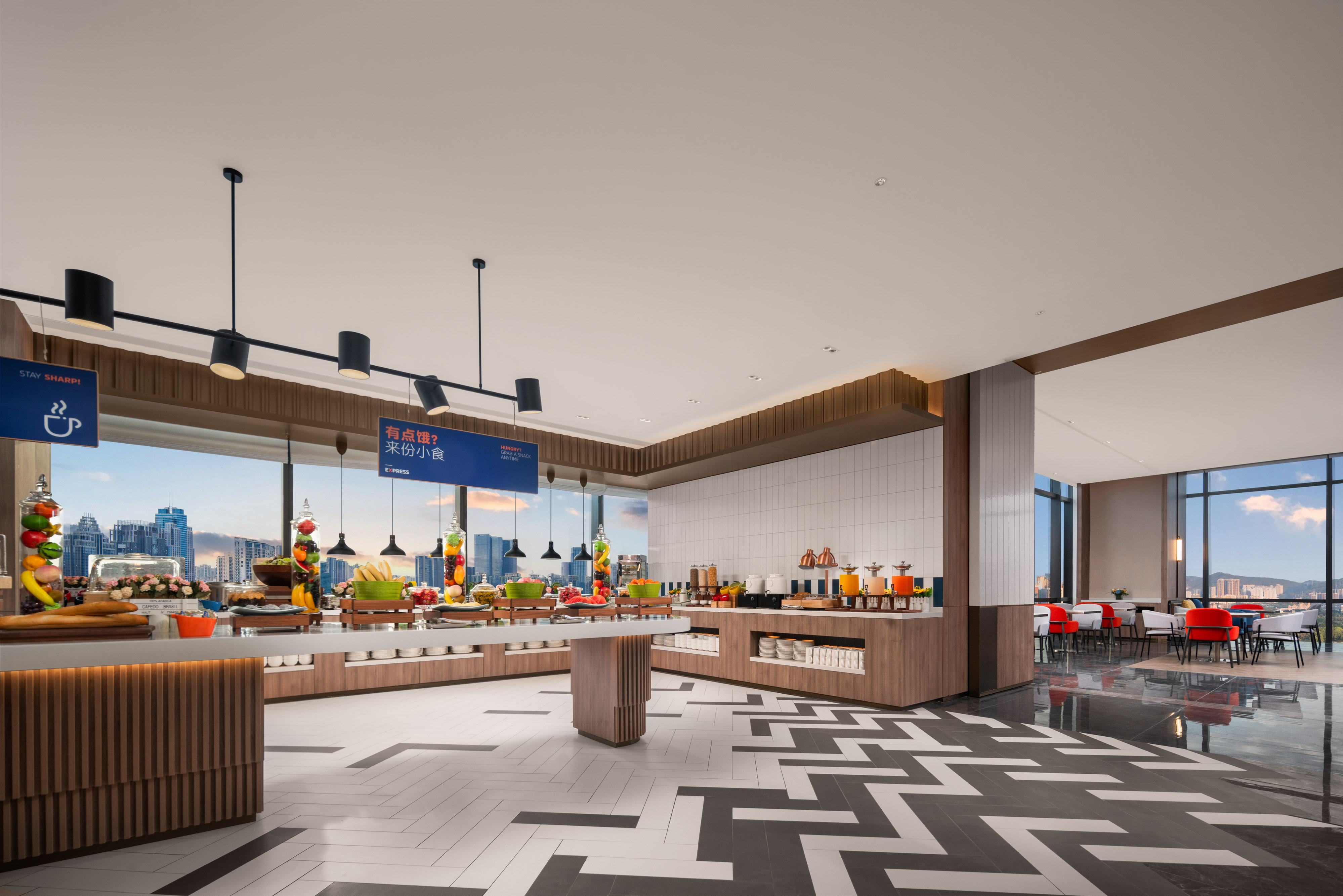 Holiday Inn Express Shenzhen Futian Center 54/63