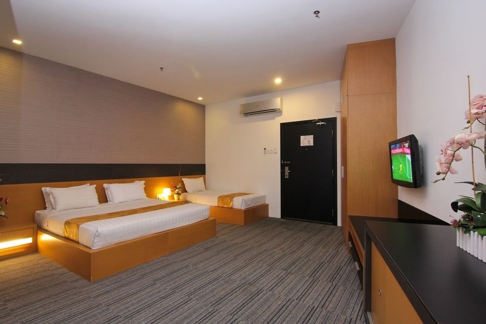 Flemington Hotel 12/43